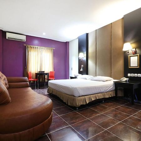 C'One Hotel Pulomas Jakarta Exterior foto