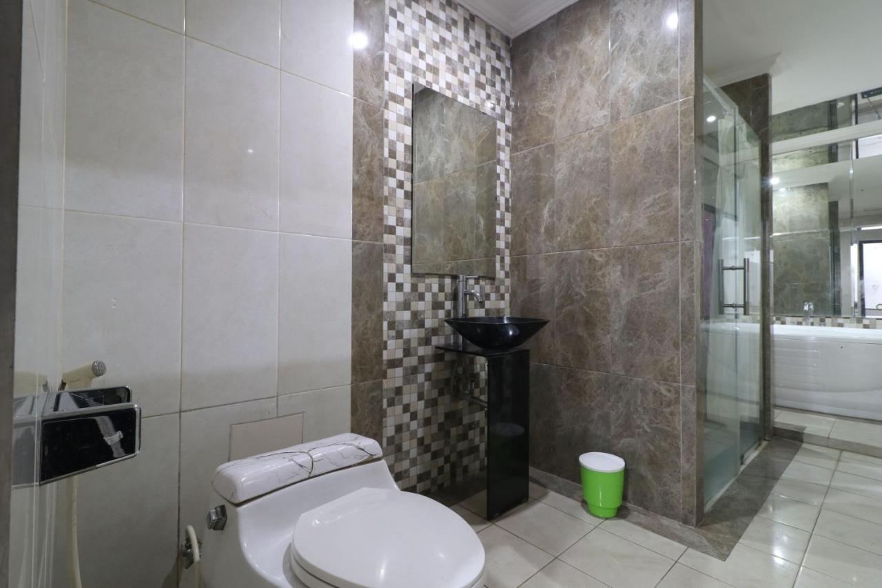 C'One Hotel Pulomas Jakarta Exterior foto